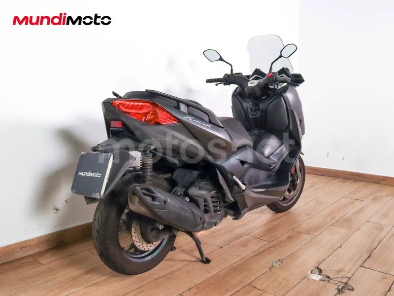 Yamaha XMAX 125 - Vista 3