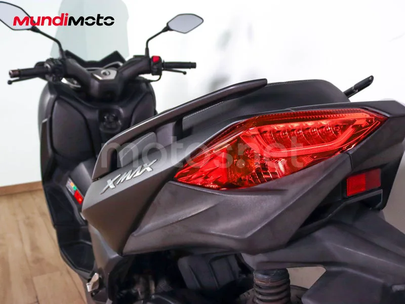 Yamaha XMAX 125 - Vista 9