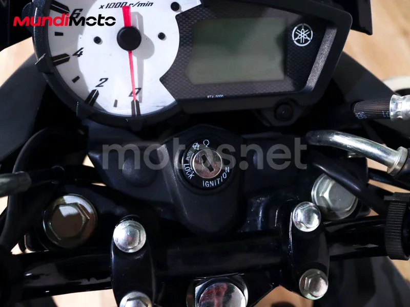 Yamaha YS125 - Vista 33