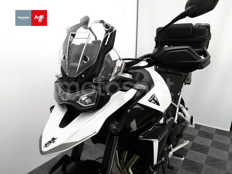 Triumph Tiger 900 - Vista 22