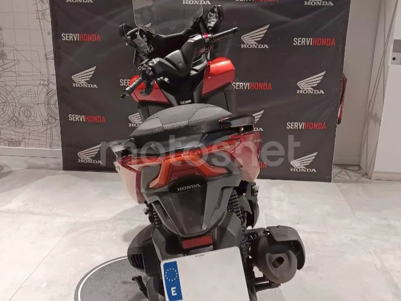Honda Forza 350 - Vista 4