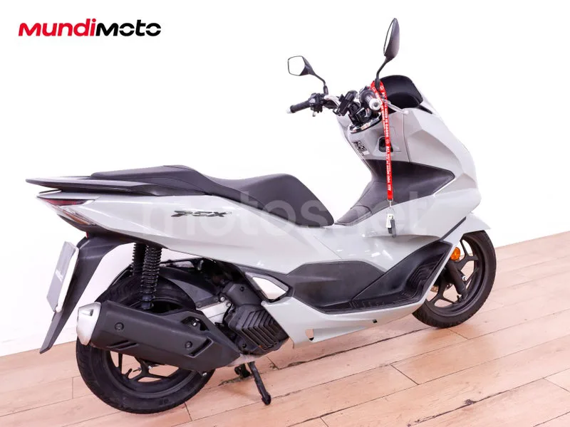 Honda PCX125 - Vista 3