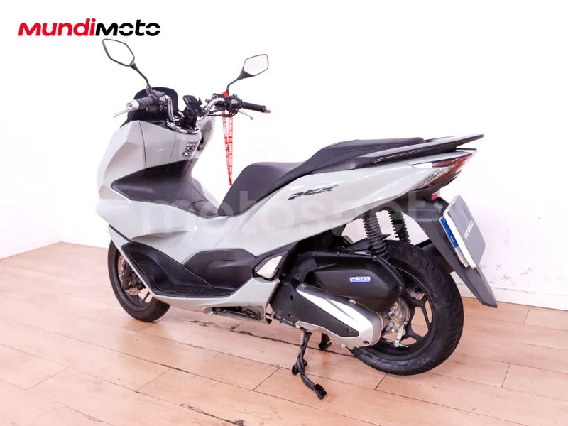 Honda PCX125 - Vista 8