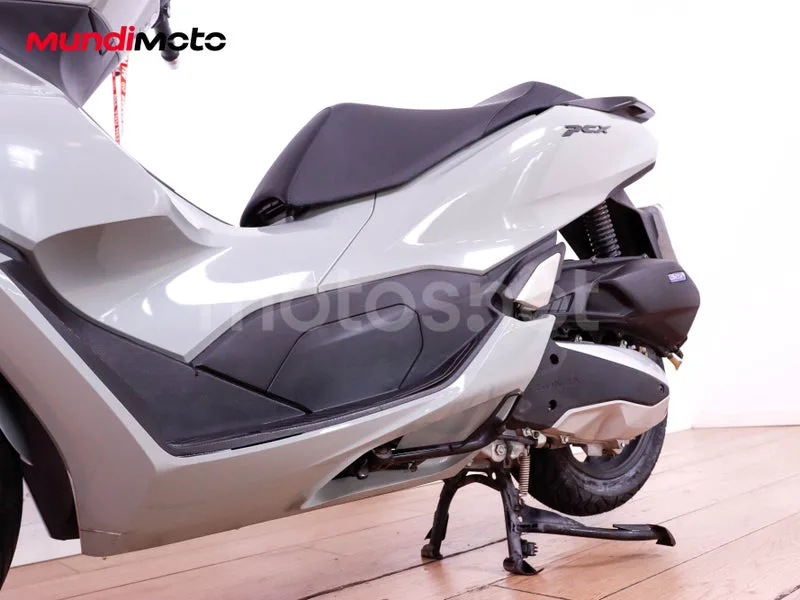 Honda PCX125 - Vista 10