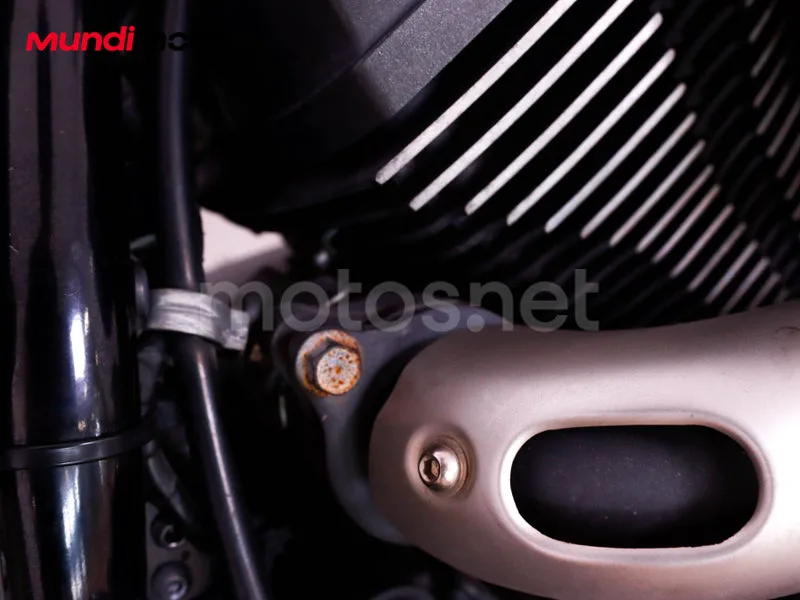 Yamaha XV950 - Vista 22