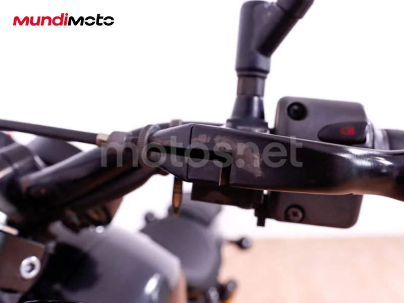 Yamaha XV950 - Vista 38