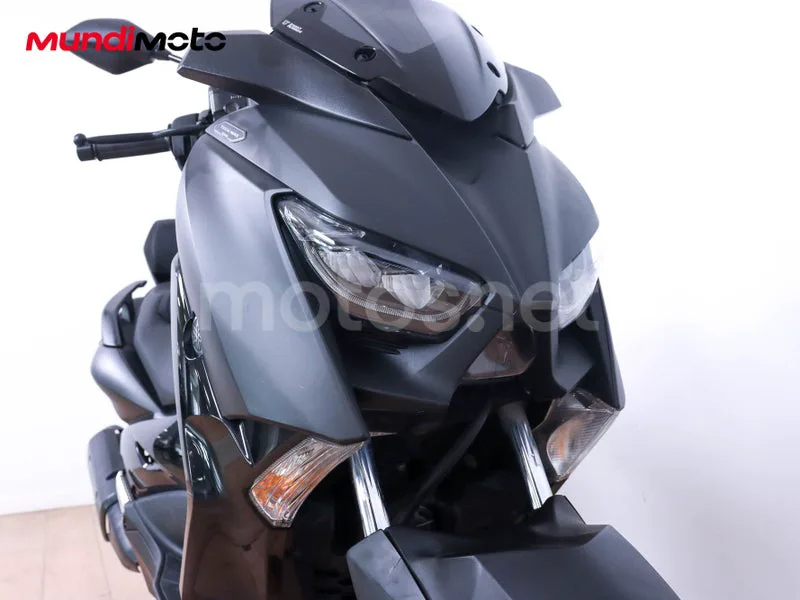 Yamaha TMAX - Vista 5