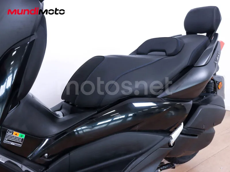 Yamaha TMAX - Vista 10