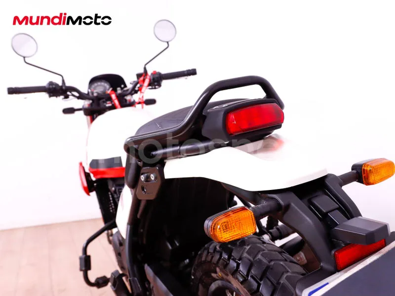 Royal Enfield Scram 411 - Vista 9