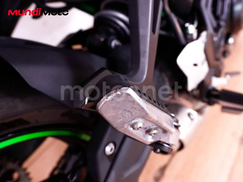 Kawasaki Z650 - Vista 13