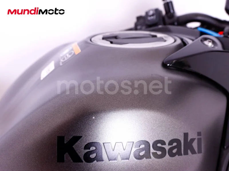 Kawasaki Z650 - Vista 15