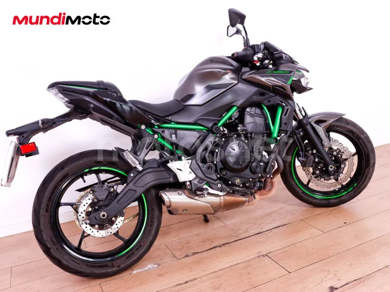 Kawasaki Z650 - Vista 3