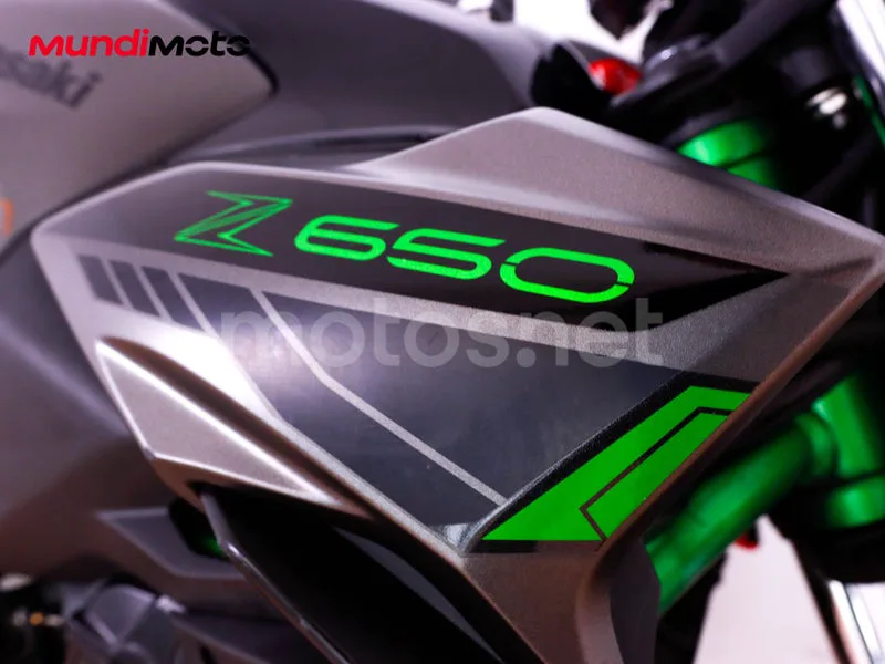 Kawasaki Z650 - Vista 21