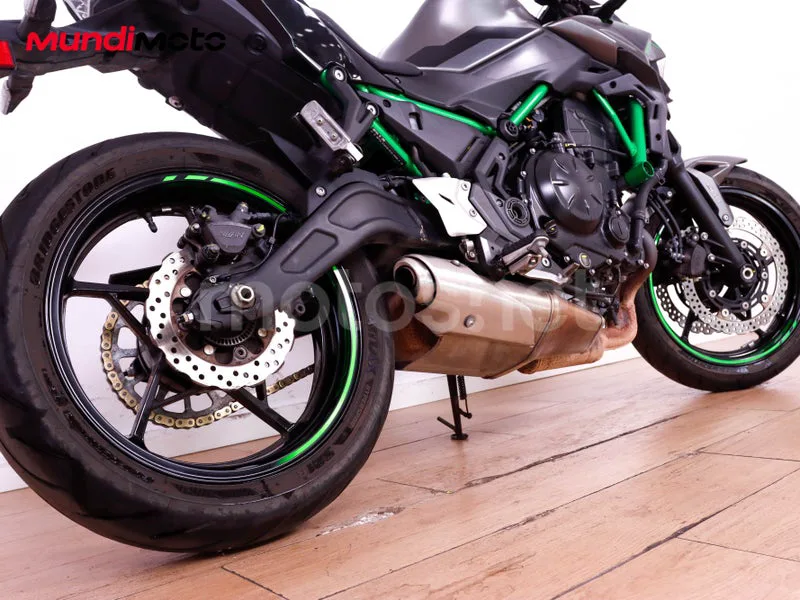Kawasaki Z650 - Vista 4