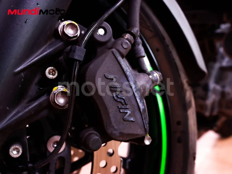 Kawasaki Z650 - Vista 48