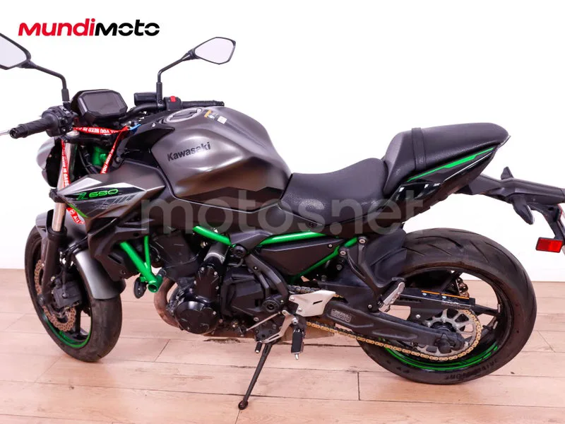 Kawasaki Z650 - Vista 6