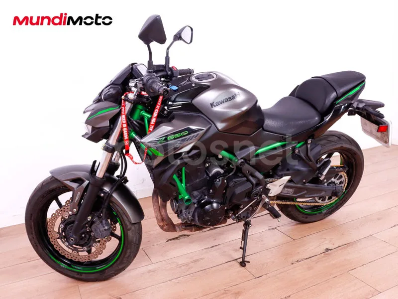 Kawasaki Z650 - Vista 7