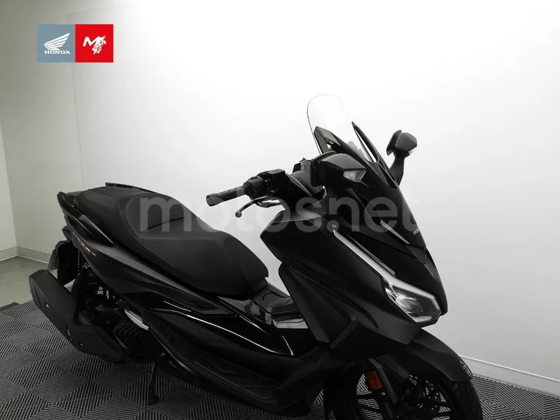 Honda Forza 125 - Vista 3