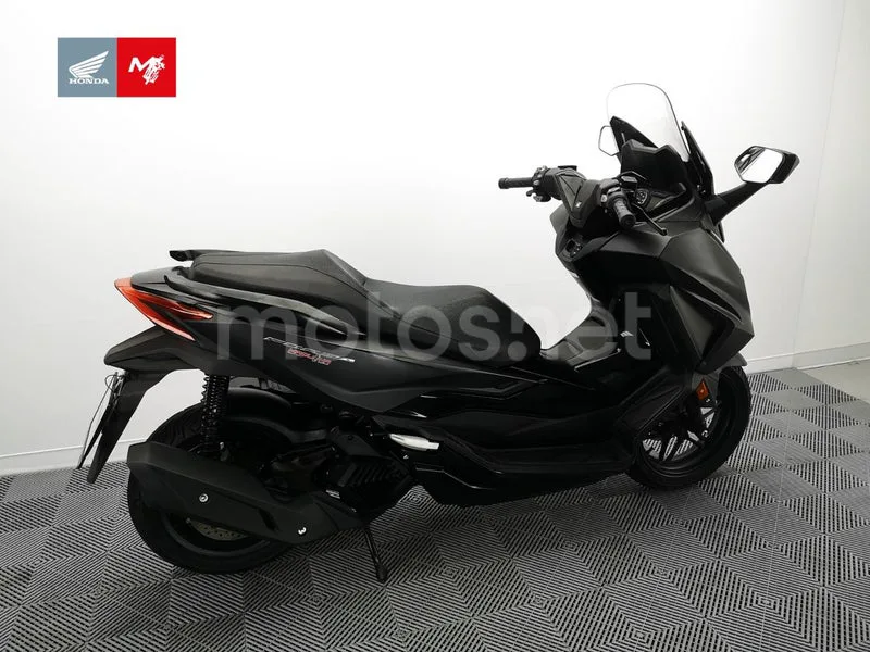 Honda Forza 125 - Vista 4