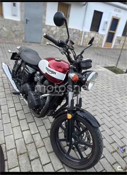 Triumph Bonneville - Vista 3