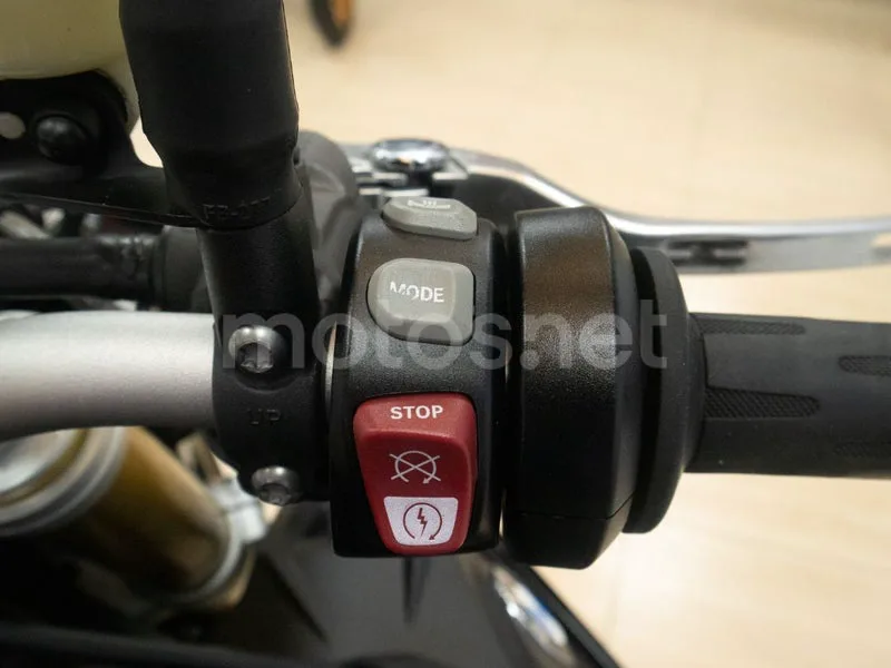 BMW S 1000 R - Vista 8