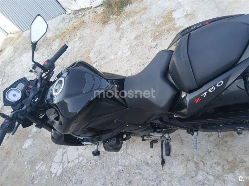 Kawasaki Z750 - Vista 4