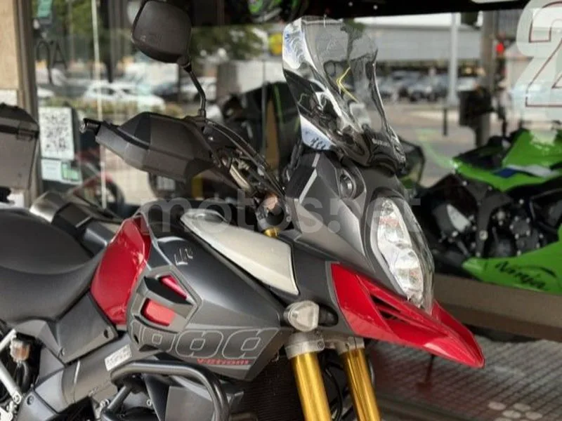 Suzuki V-Strom 1000 - Vista 4