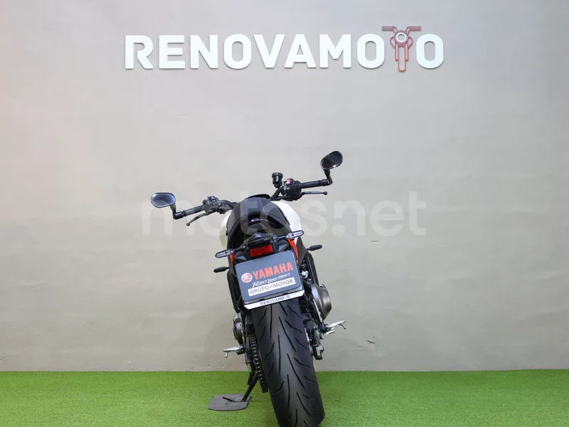 Yamaha XSR900 - Vista 3
