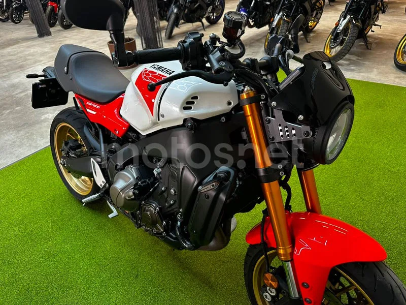 Yamaha XSR900 - Vista 9