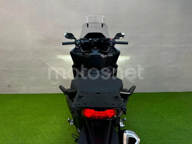 Honda Forza 750 - Vista 11