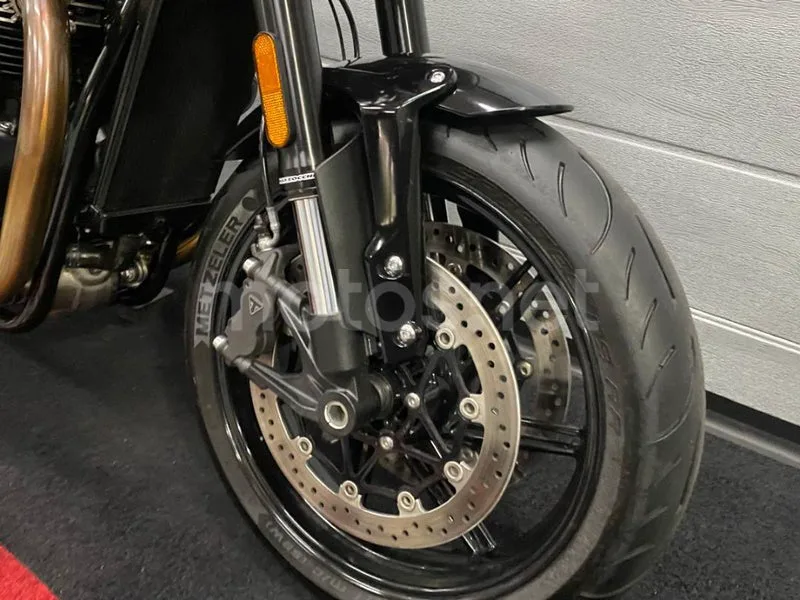 Triumph Speed Twin 1200 - Vista 8