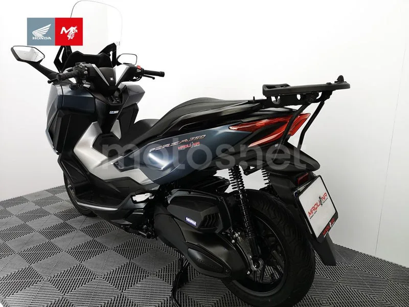 Honda Forza 350 - Vista 18