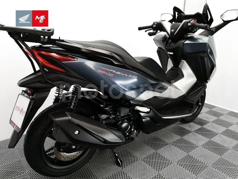 Honda Forza 350 - Vista 4