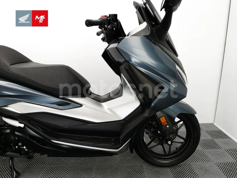 Honda Forza 350 - Vista 6