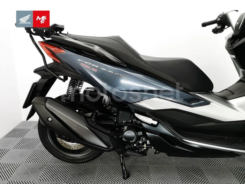 Honda Forza 350 - Vista 7