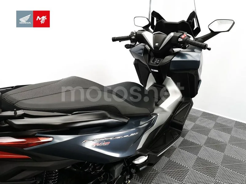 Honda Forza 350 - Vista 8