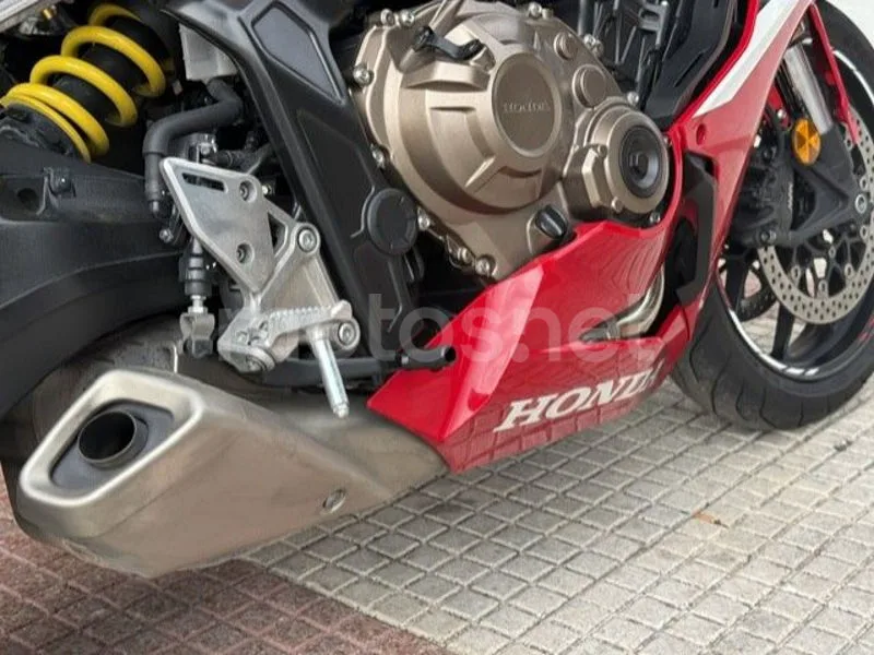 Honda CBR650R - Vista 6
