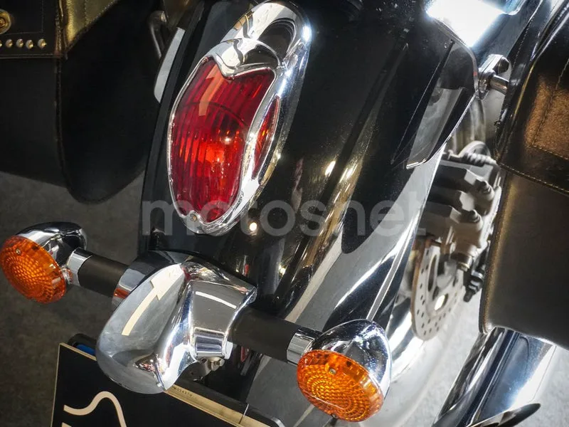 Kawasaki VN900 Classic - Vista 11