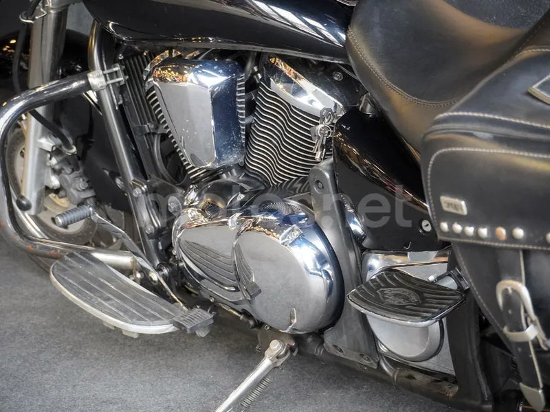 Kawasaki VN900 Classic - Vista 19