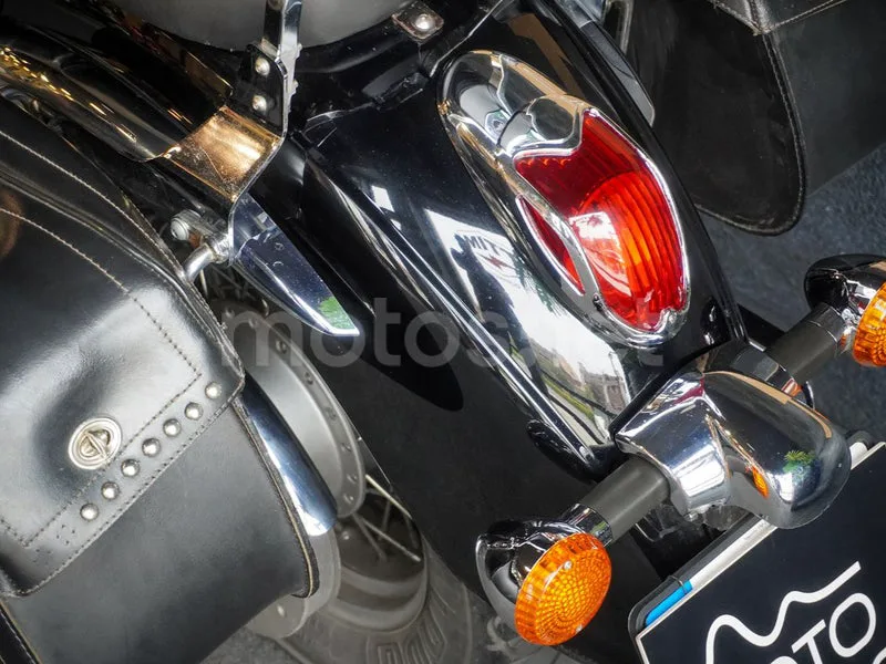 Kawasaki VN900 Classic - Vista 22