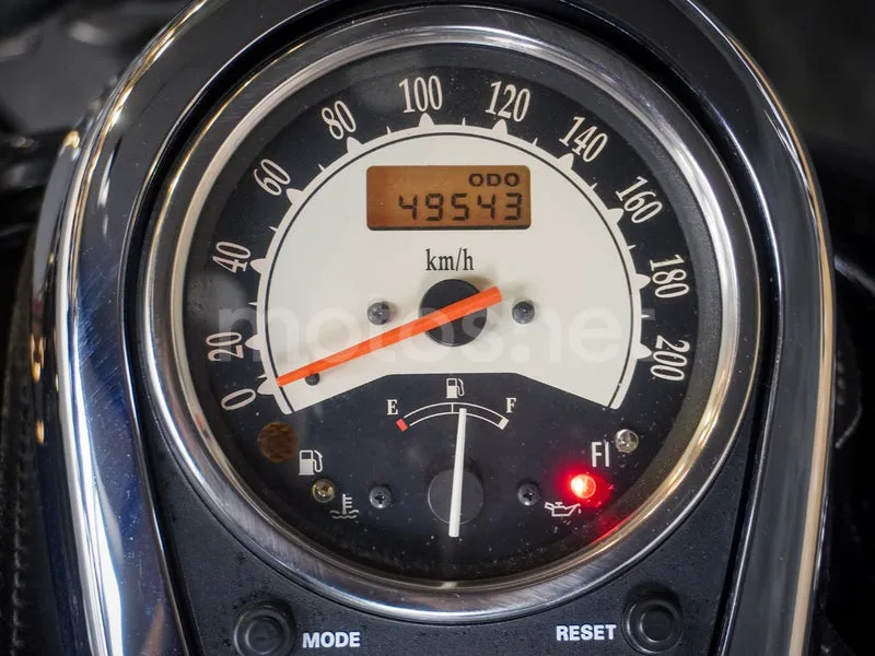 Kawasaki VN900 Classic - Vista 27