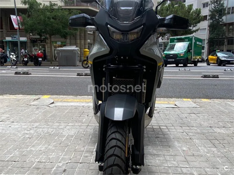 Honda XL750 Transalp - Vista 4