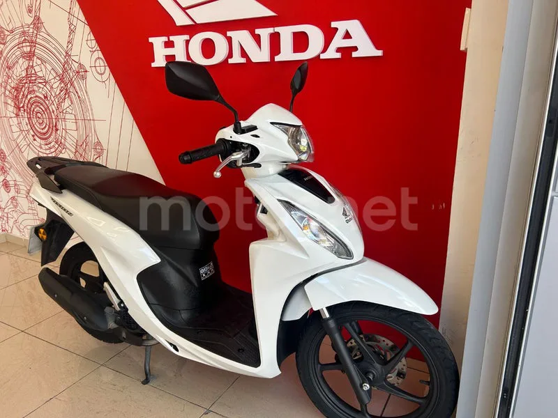 Honda Vision 110 - Vista 6
