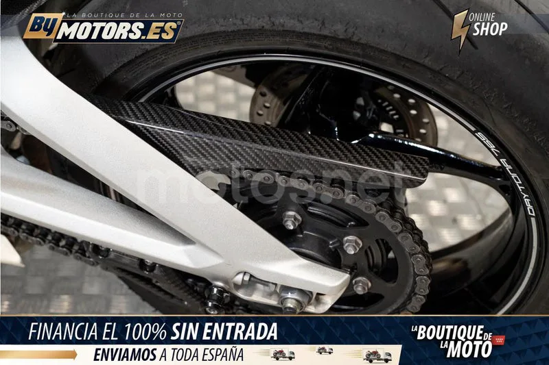 Triumph Daytona Moto2 765 - Vista 22