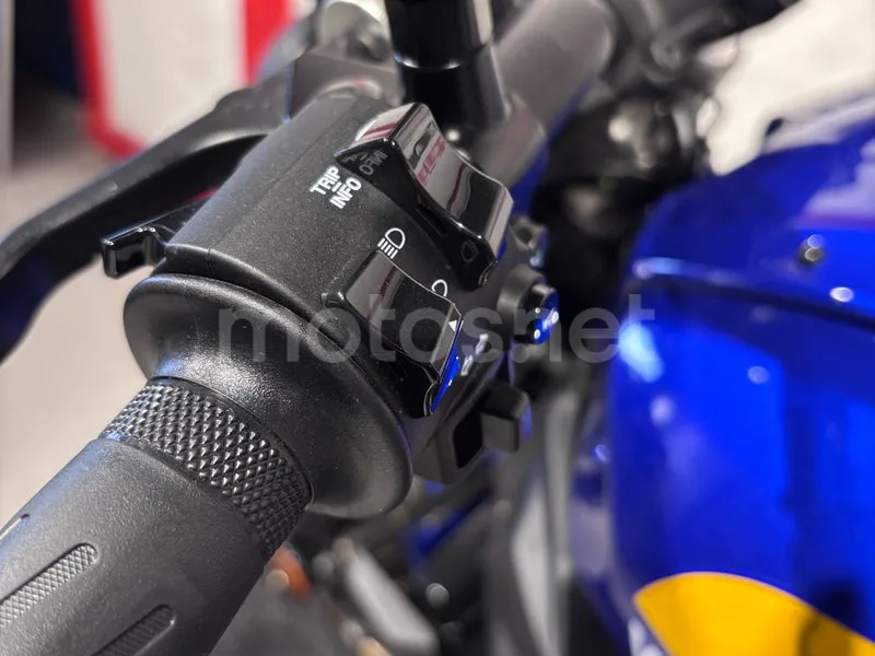 Yamaha XSR700 - Vista 13