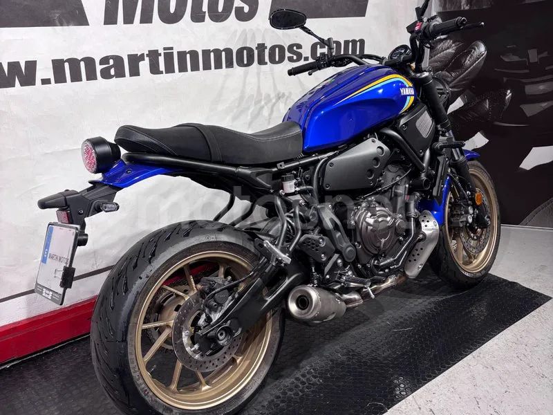 Yamaha XSR700 - Vista 3