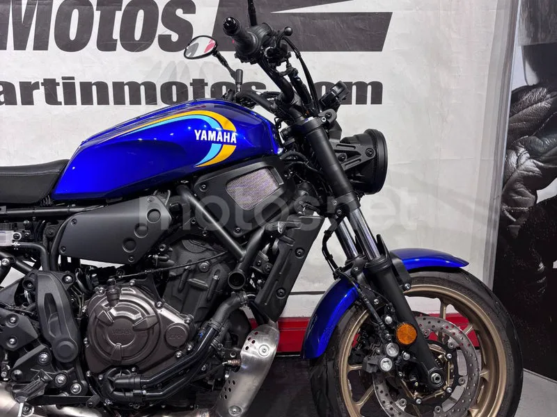 Yamaha XSR700 - Vista 8