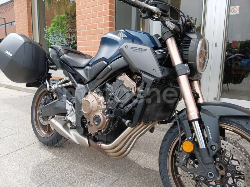 Honda CB650R - Vista 4