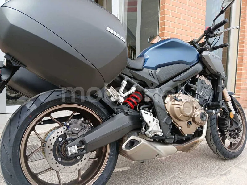 Honda CB650R - Vista 5
