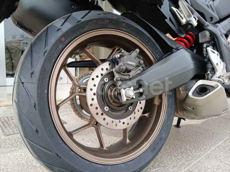 Honda CB650R - Vista 10
